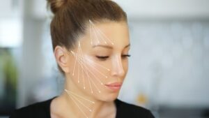 Hilos tensores: ¿qué es y cómo actúa sobre el rostro?