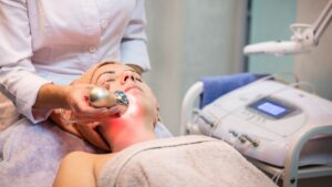Radiofrecuencia facial: Qué es, beneficios y cuidados