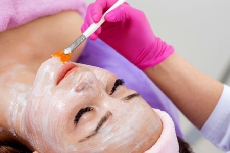 Peeling con ácido ferúlico: recupera tu piel del verano